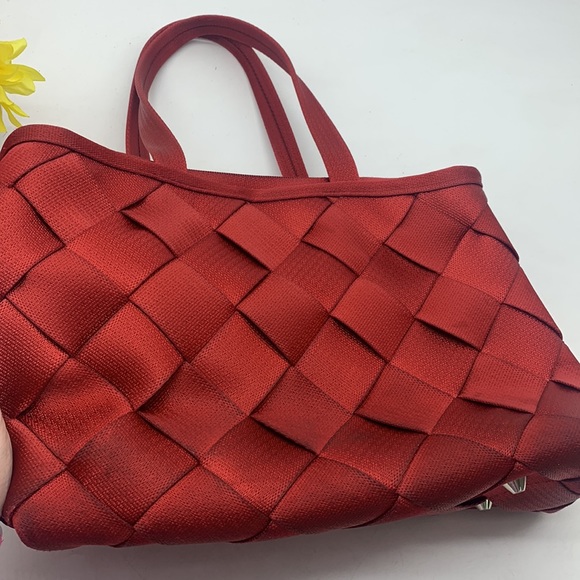 Maggie Bags Dark Red Seatbelt Tote Bag. MCB2611B - Picture 4 of 11